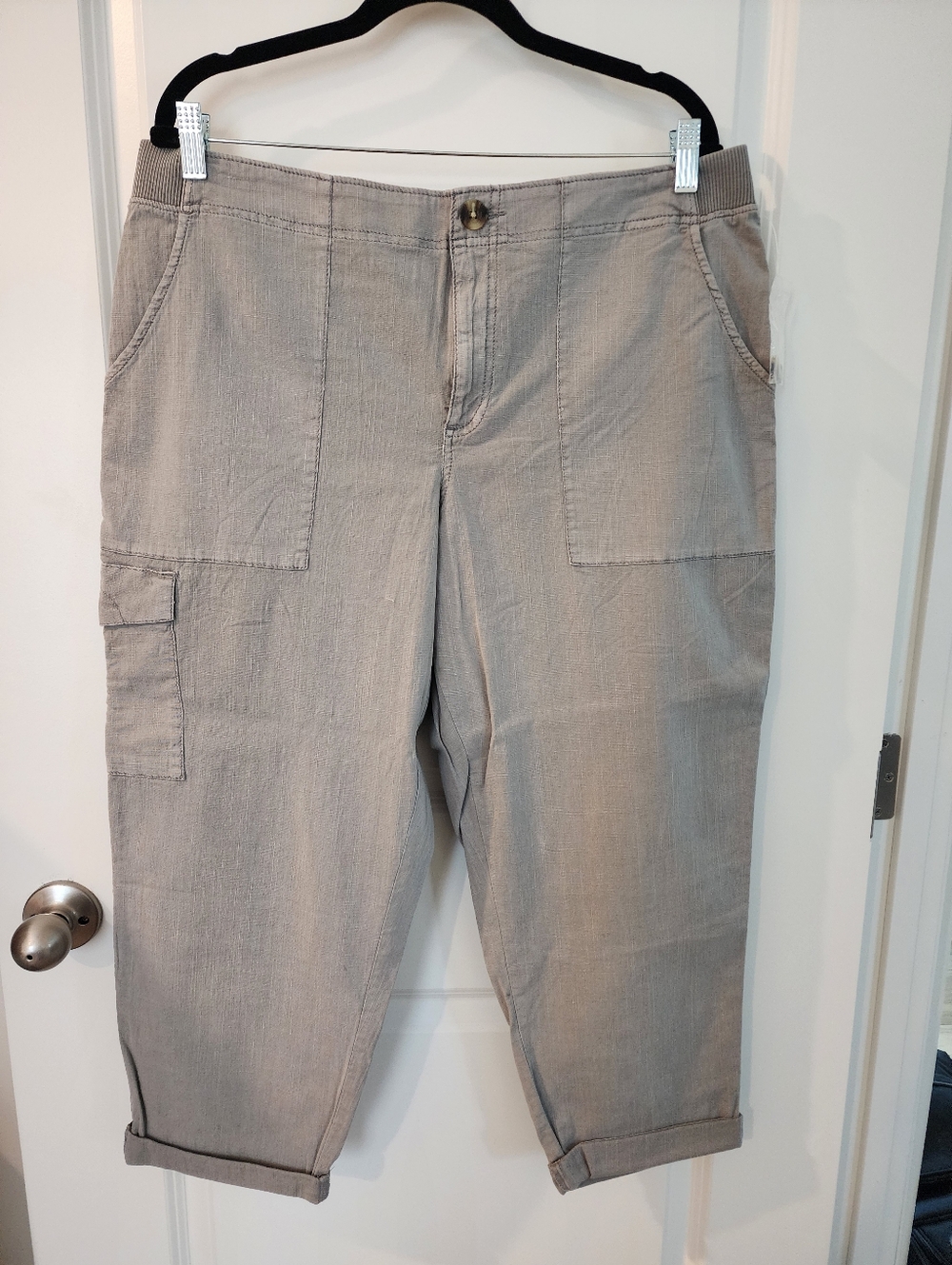 Women's Casual Gray Crop Cargo Pants By Sonoma Size 16. New With Tags.